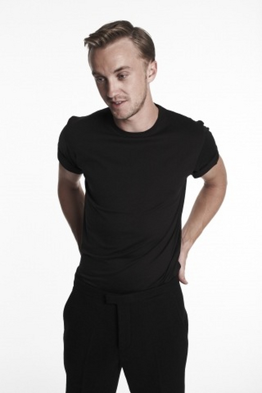 白t黑t条纹t[三哈][哟] "甜汤"汤姆·费尔顿《total film》杂志写真