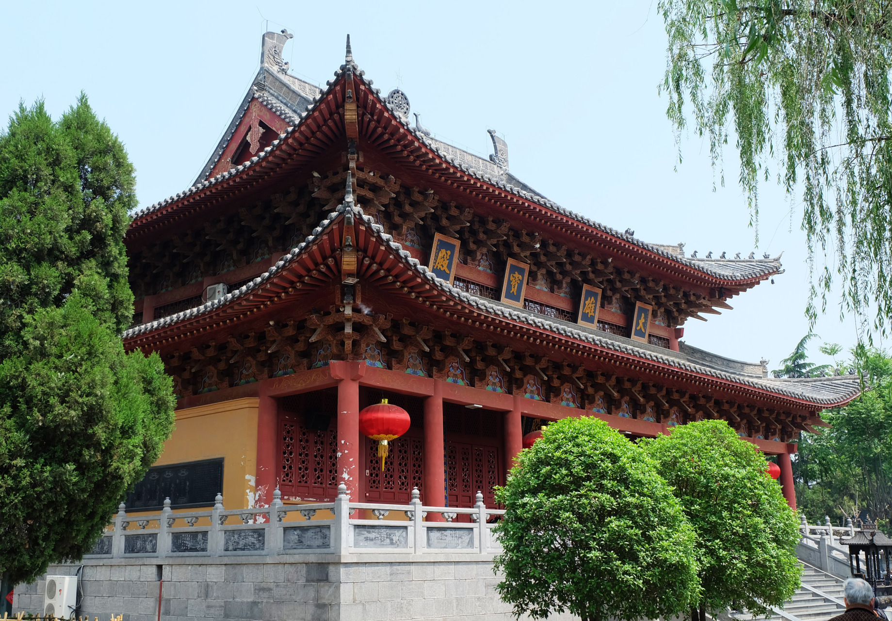 白马寺:佛教之源  白马寺是一座屹立于河南省洛阳市的千年古刹,始建于