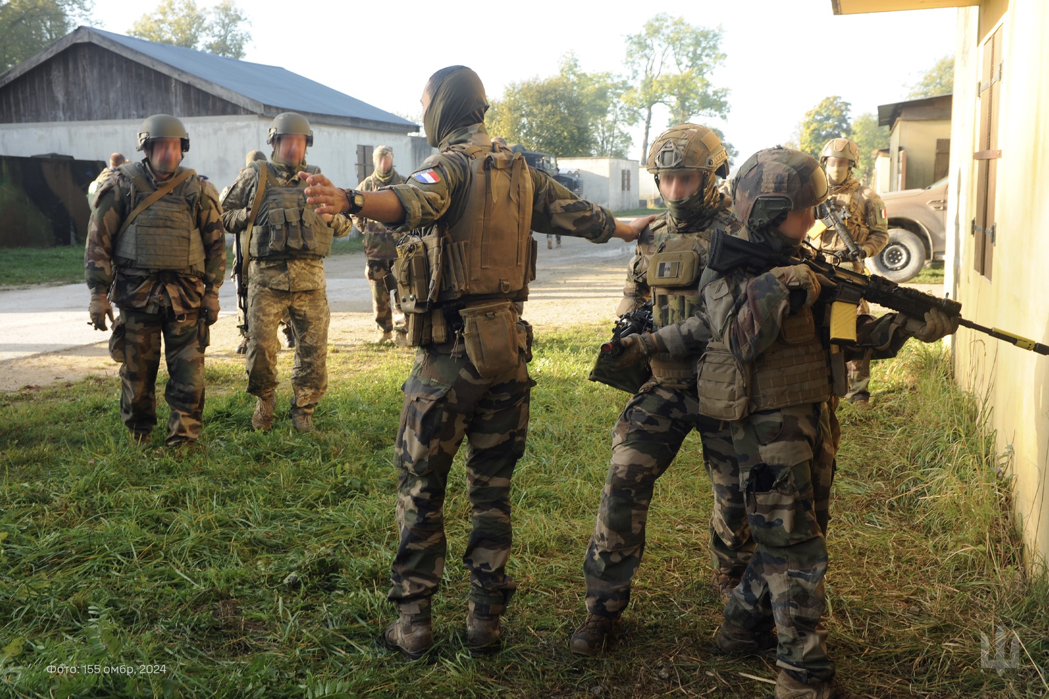 乌克兰陆军第155机械化旅步兵在法国进行战斗训练