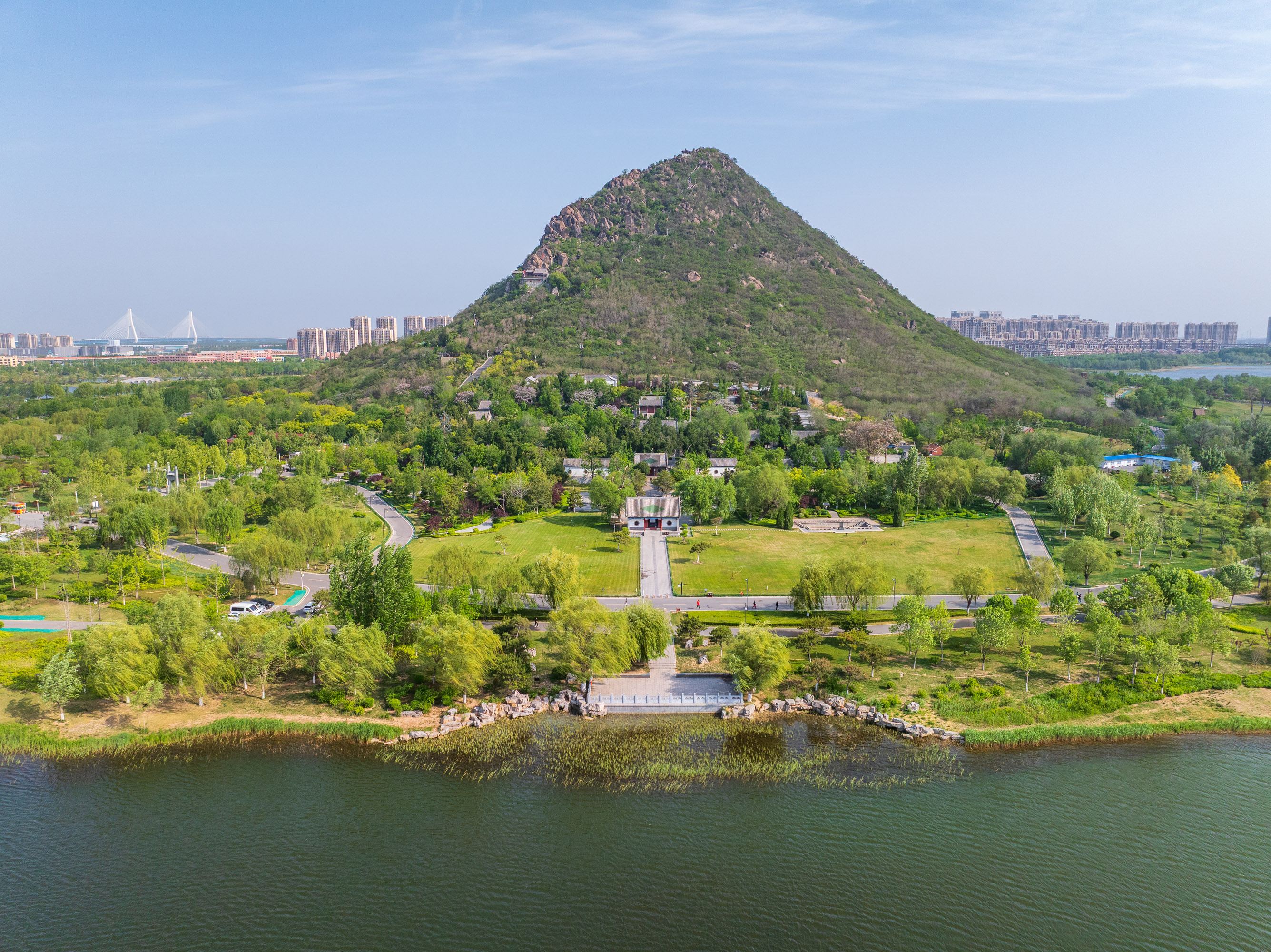 济南华不注山2016年的济南华山济南的山摄影济南华山后山济南华山侧面