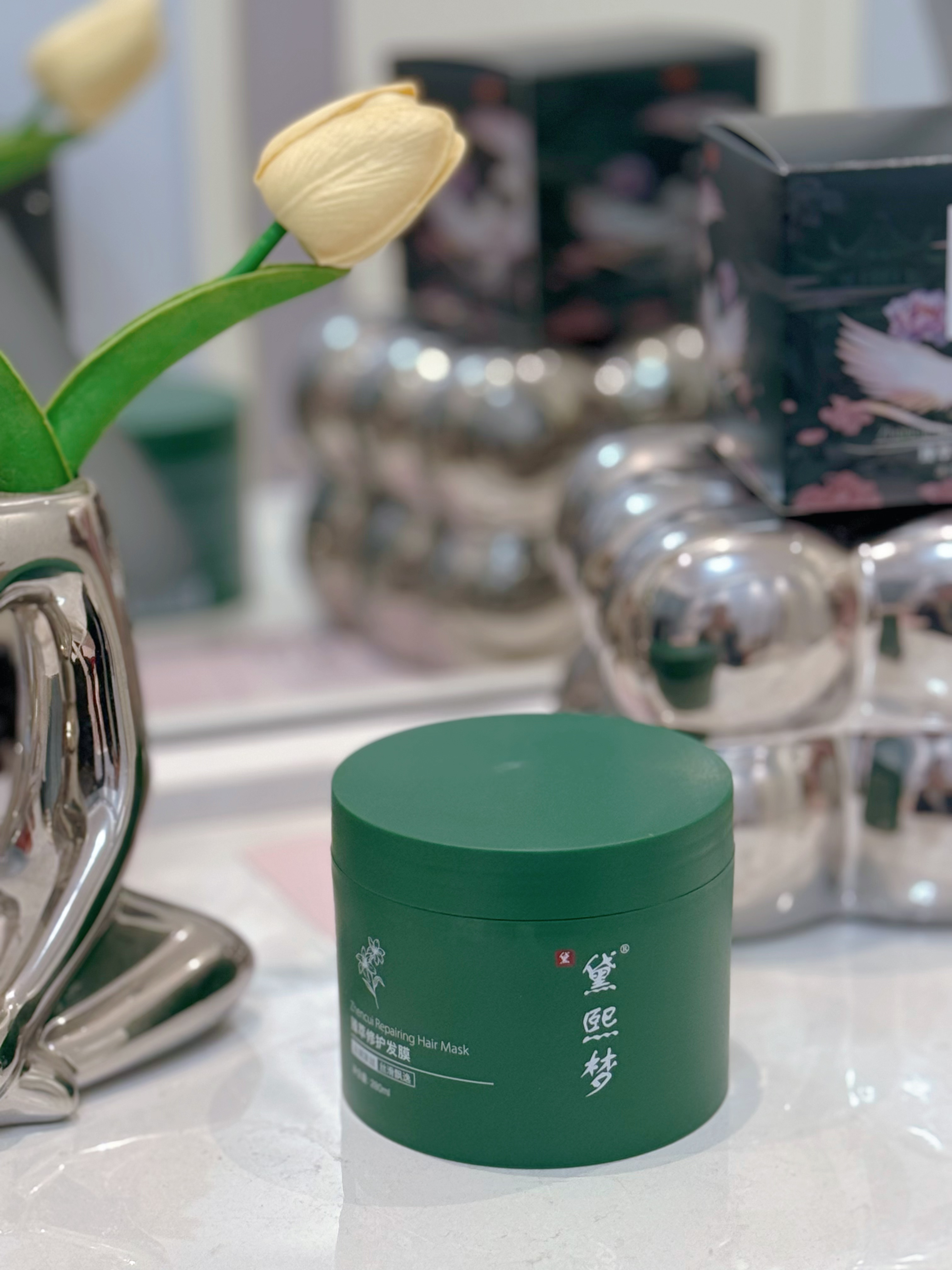 亲爱的朋友们,使用发膜很简单哦!