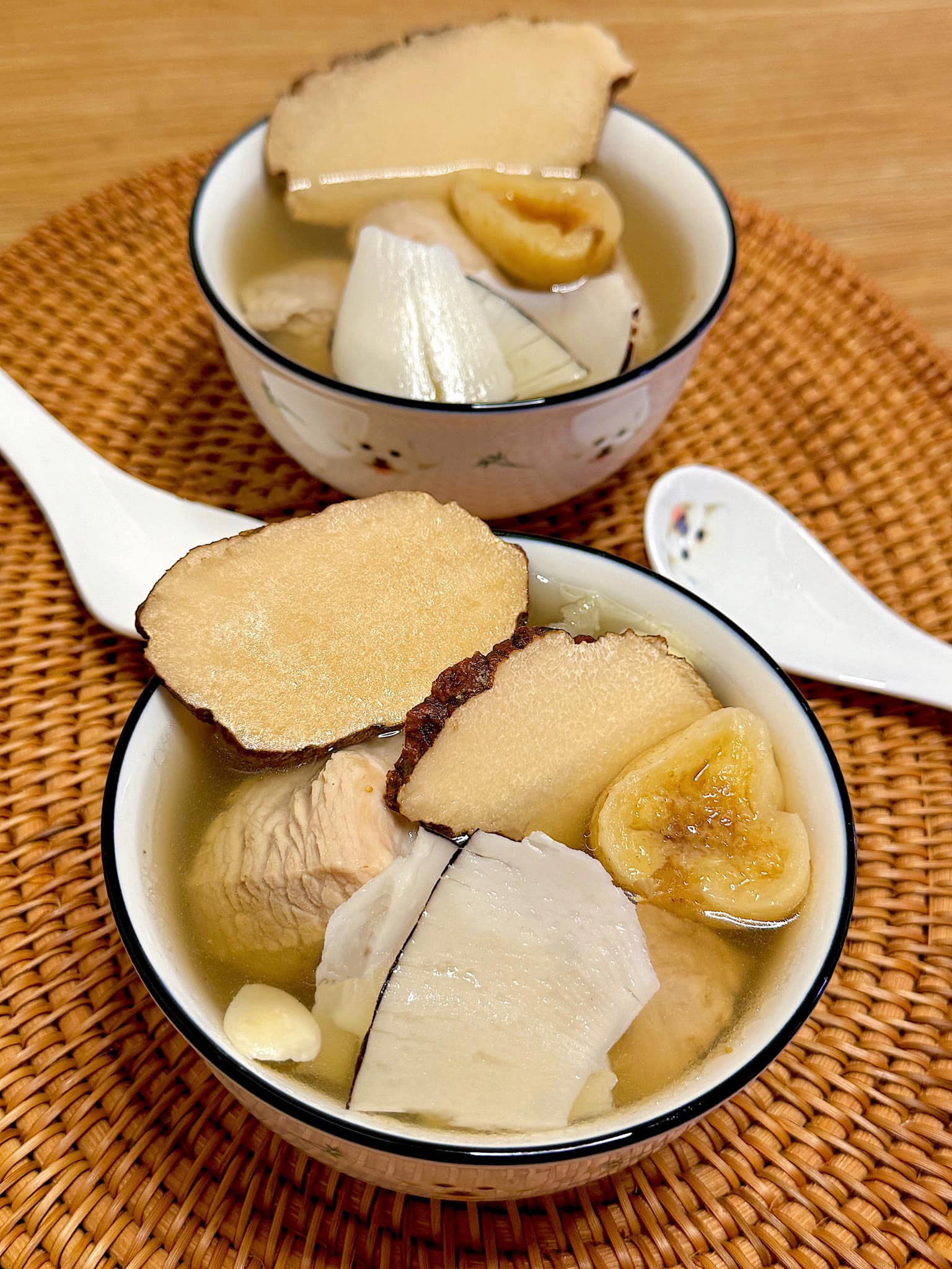 虎乳灵芝海底椰瘦肉汤止咳化痰的家常汤,味道清甜,喝完喉咙很舒服