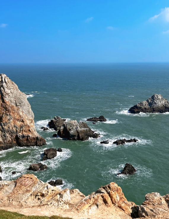 【你发现没,现在大部分中年女人穿衣搭配都有这样规律】 一是,大部分