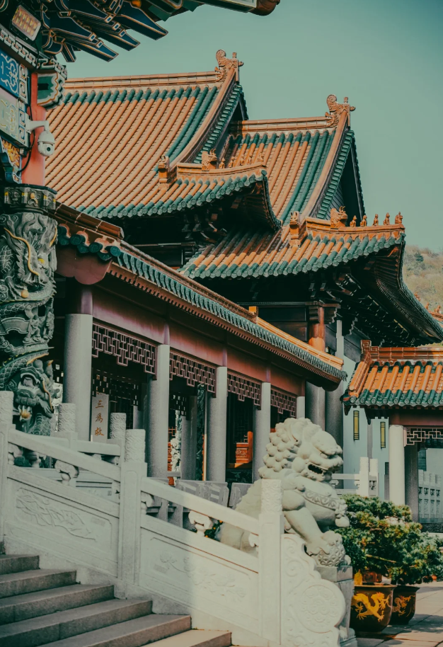 二是,松弛的人,给出的爱是陪伴. 三是,自卑的人,给出的爱是讨好