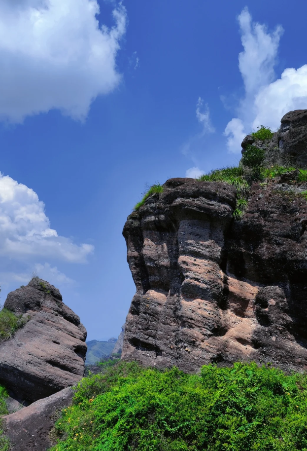 【缺爱的孩子,一眼就可以看出来】 一是,不会和