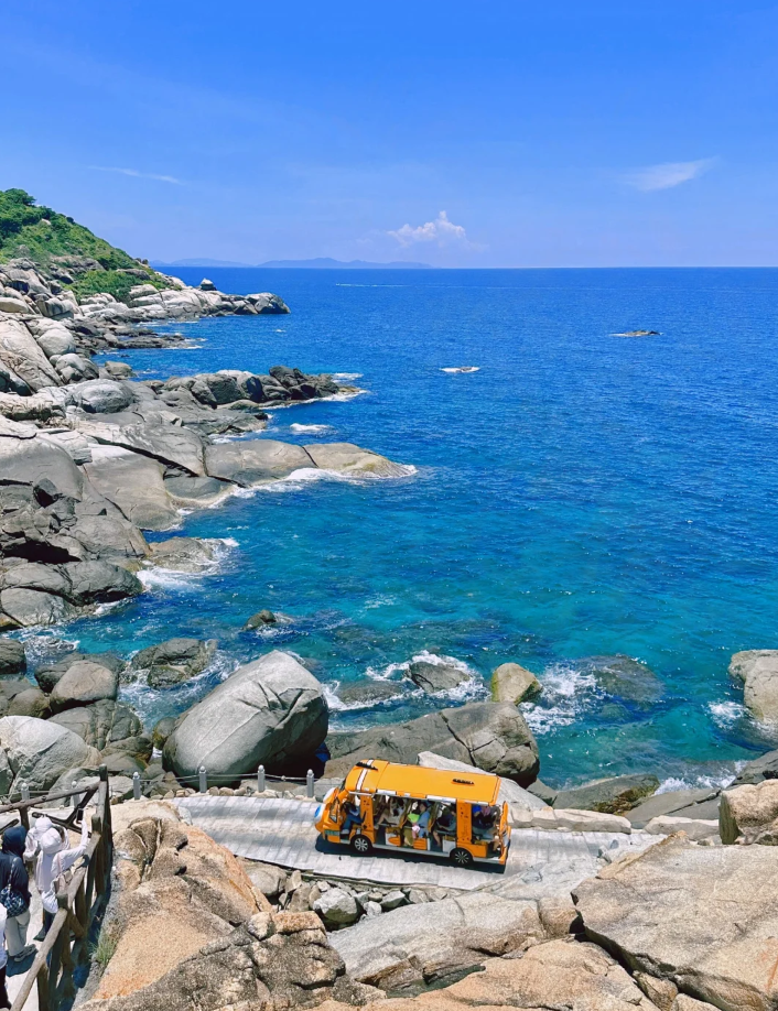 今天统一告诉你】 一是,成人用品店,告诉你,里面的