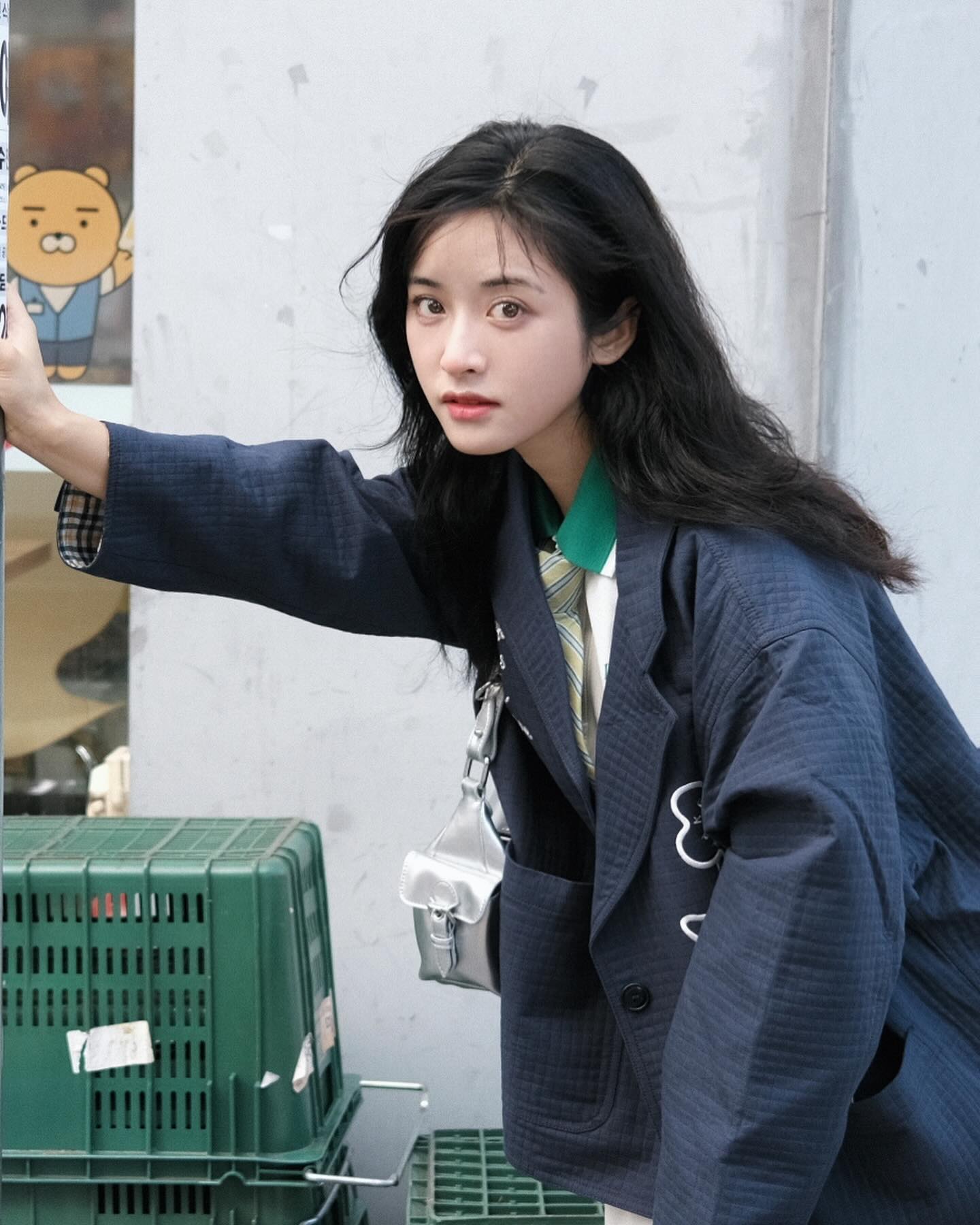 忽然看到沈月还是错愕的,但是这个是趋势,你喜欢也好,不喜欢也好,现在