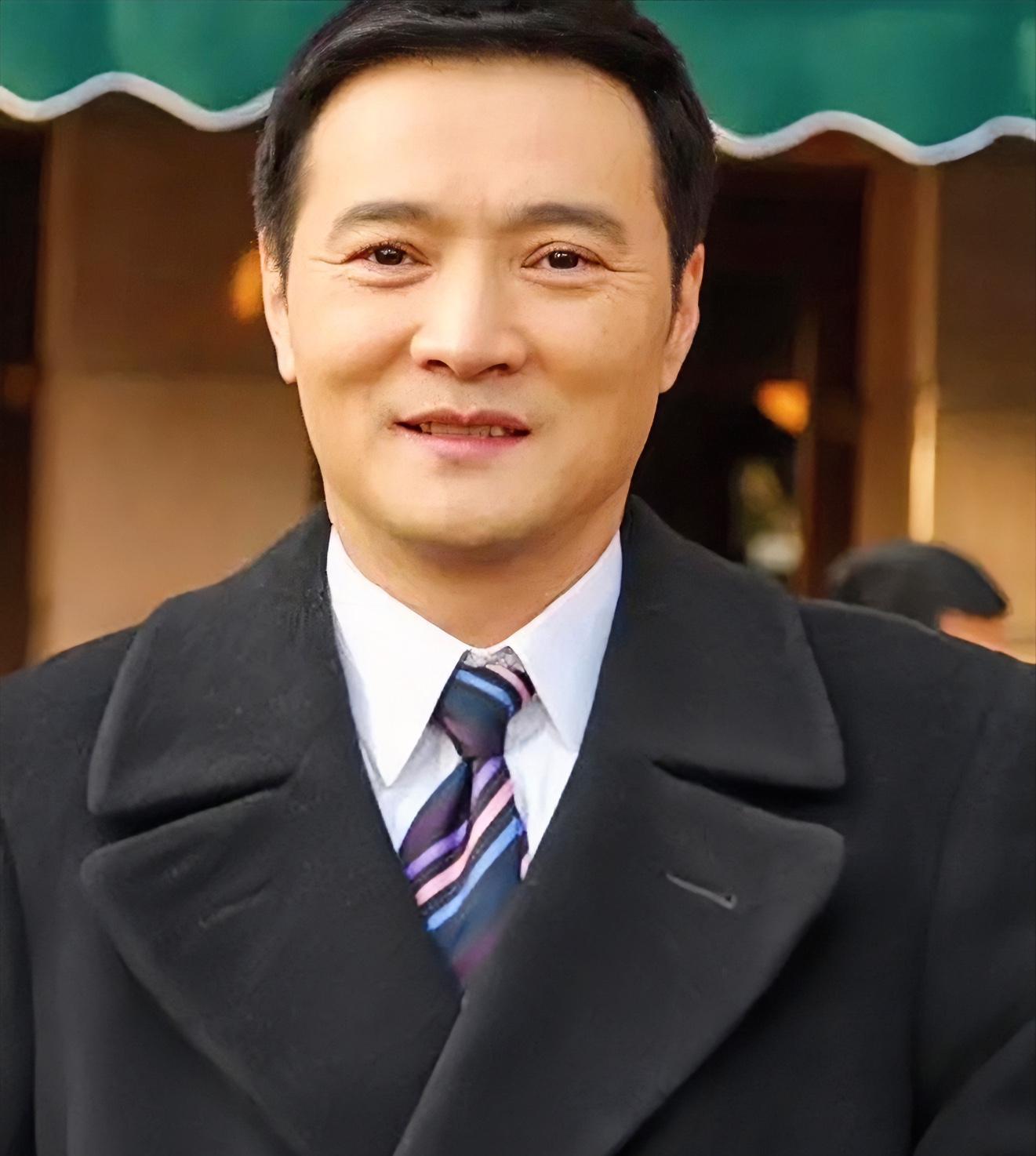 沉着清风汪俊导演的家庭成员主要有以下几位 汪俊导演的家庭成员主要