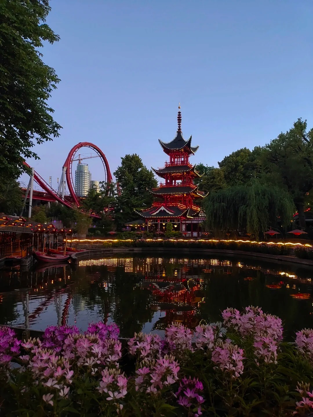 宝子们,今天我要给大家分享的是哥本哈根的趣伏里公园,这可是世界上最