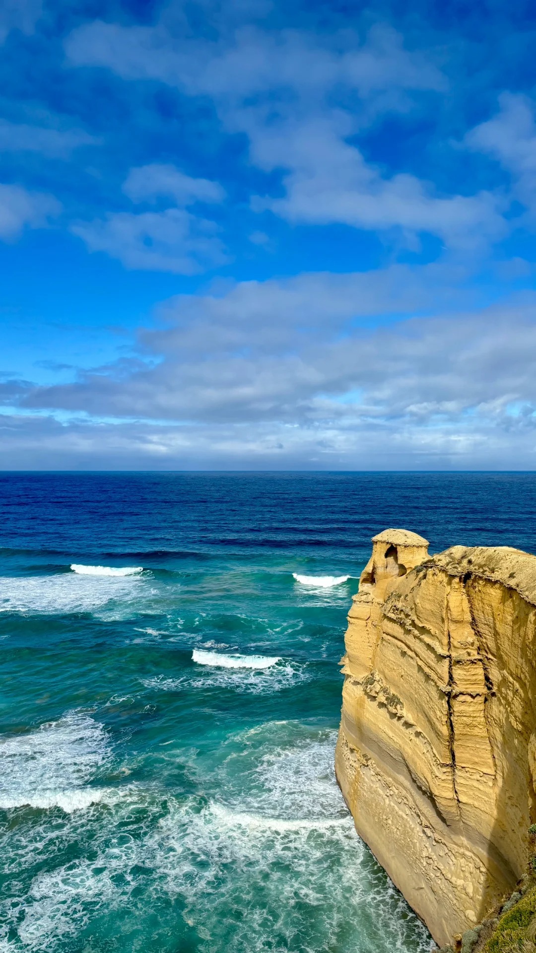 当我把油门踩进《疯狂麦克斯》同款海岸线,看着十二门徒在夕阳下化为