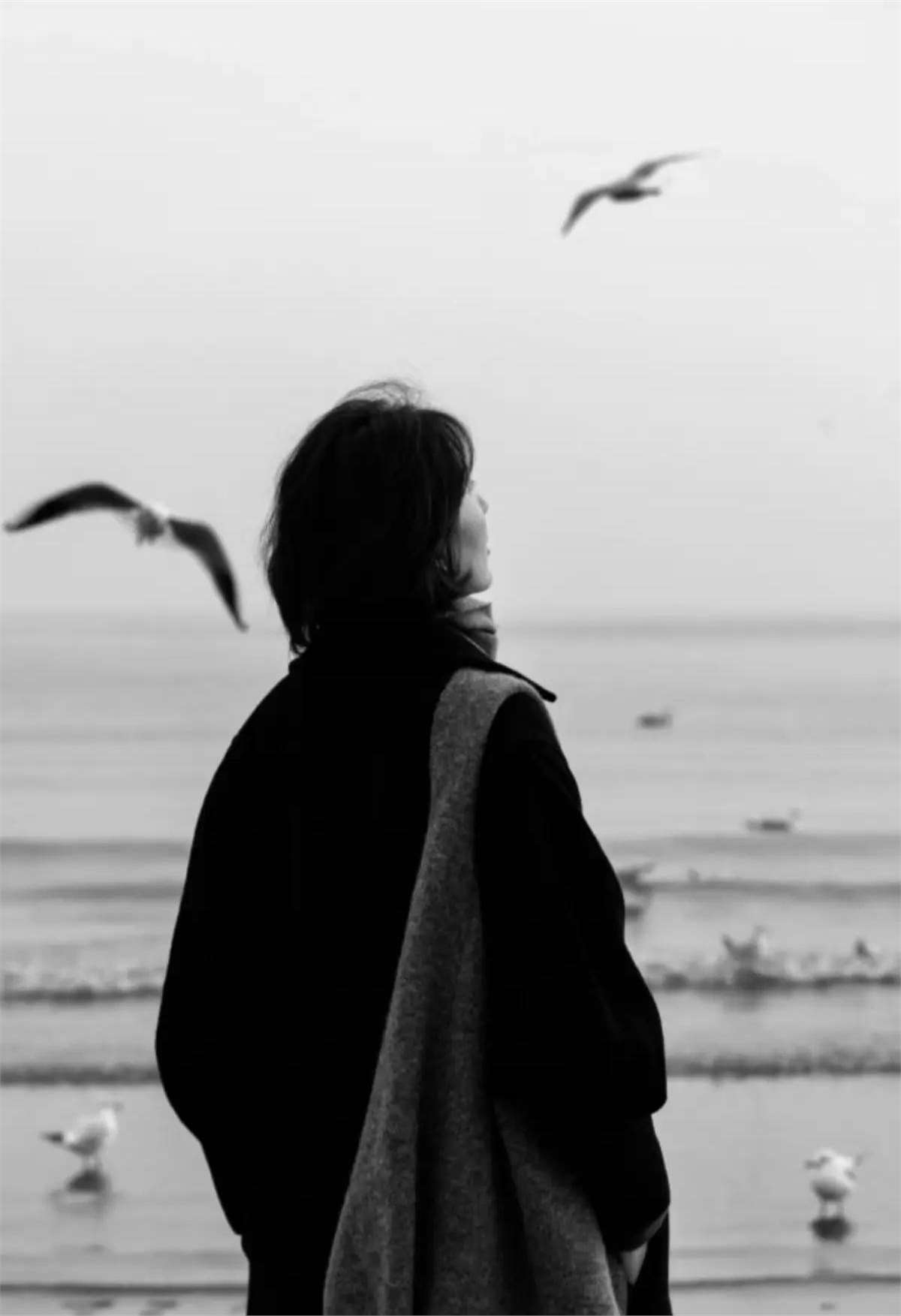 的背影伤感女忧郁女人的背影图片忧郁背影图片沮丧背影图片流泪图片女