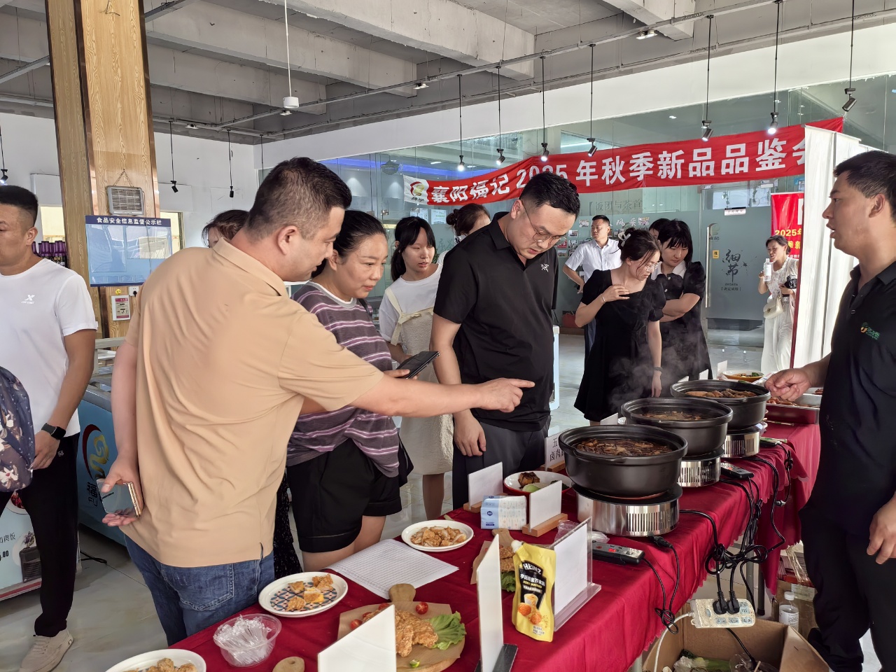 开学季在即,瑞发德集团聚焦饮食需求,在全国各地开展系列试吃活动