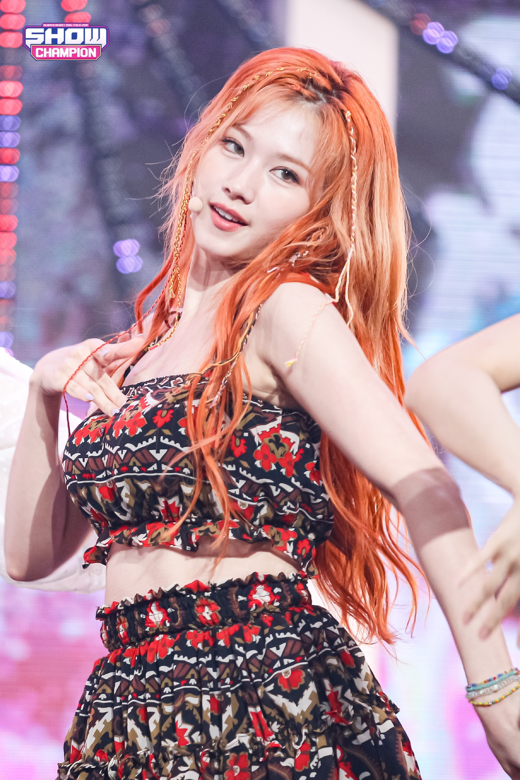sana1996年12月29日出生于日本大阪是韩国女子组合twice核心成员