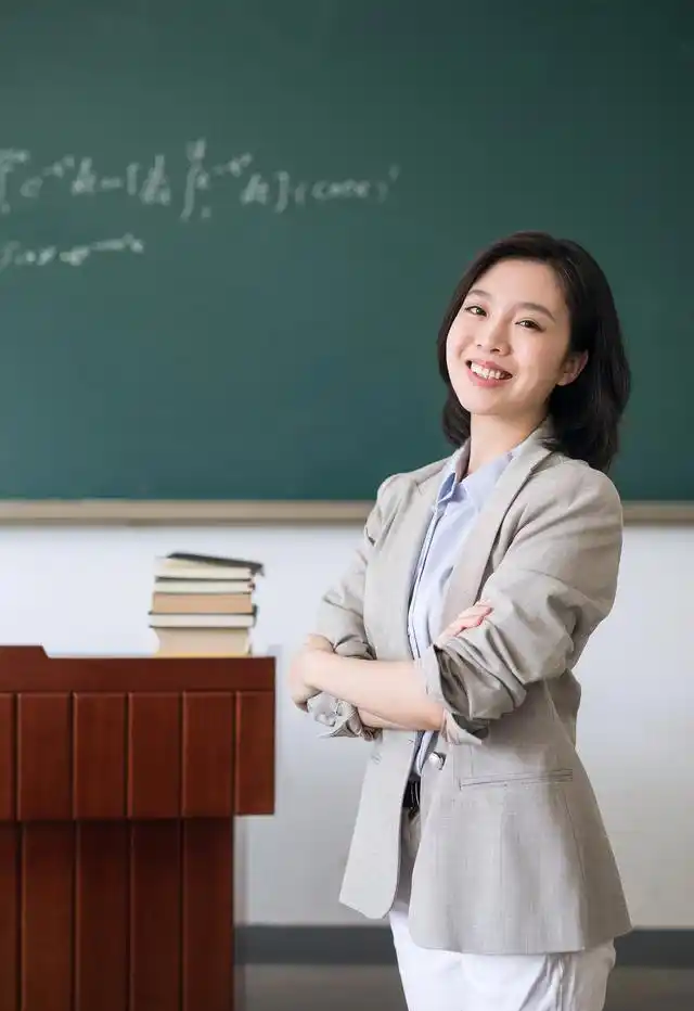 高校老师的晋升之路,根本和学生无关