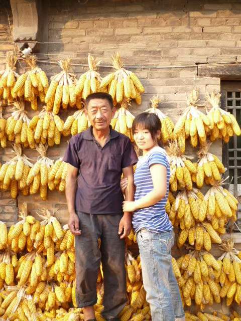 保守的妻子和憨厚的父亲