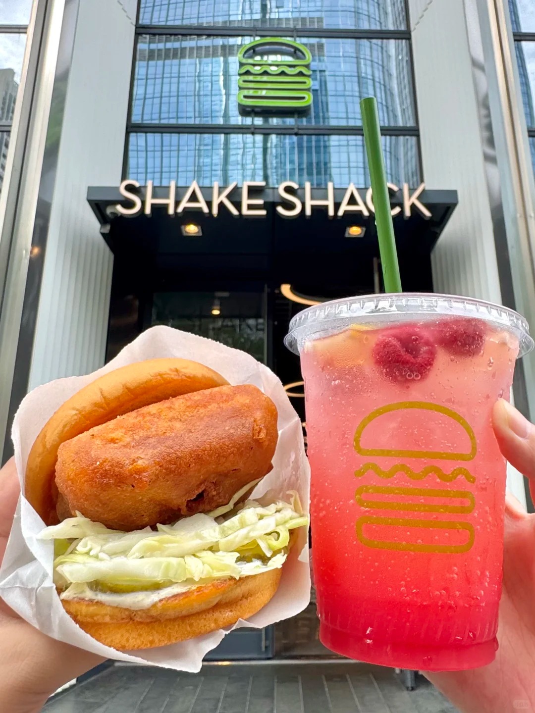 shakeshack又放大招了 厚切鳕鱼堡替你们尝过了真的绝