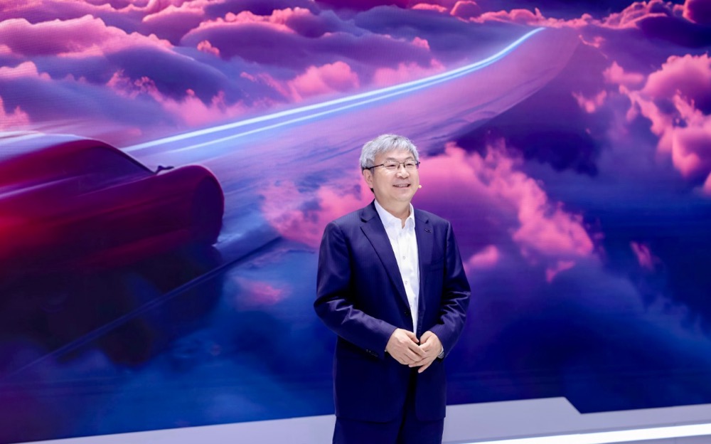 要说上海车展期间最忙的车企老总,奇瑞汽车的尹同跃总绝对要算一个