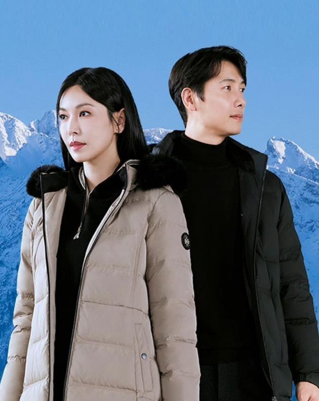 金素妍和李尚禹夫妻画报公开,男帅女靓配一脸.