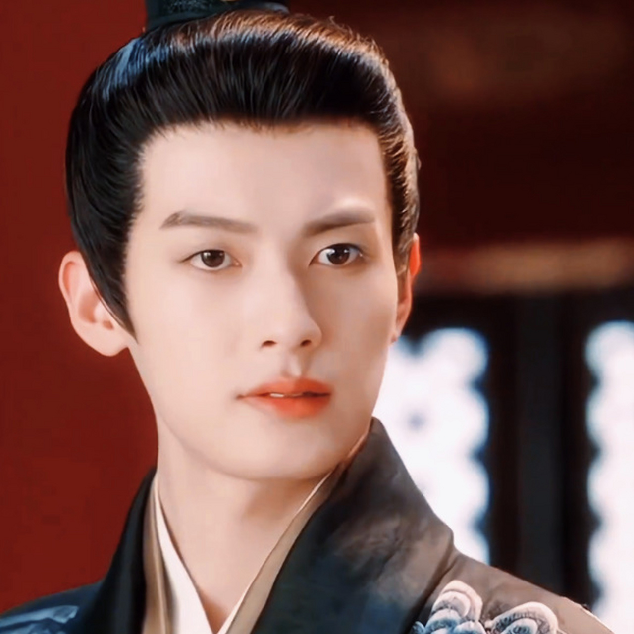 【从白衣飘飘的正直少年,到黑色开衫的腹黑谋士,苏容