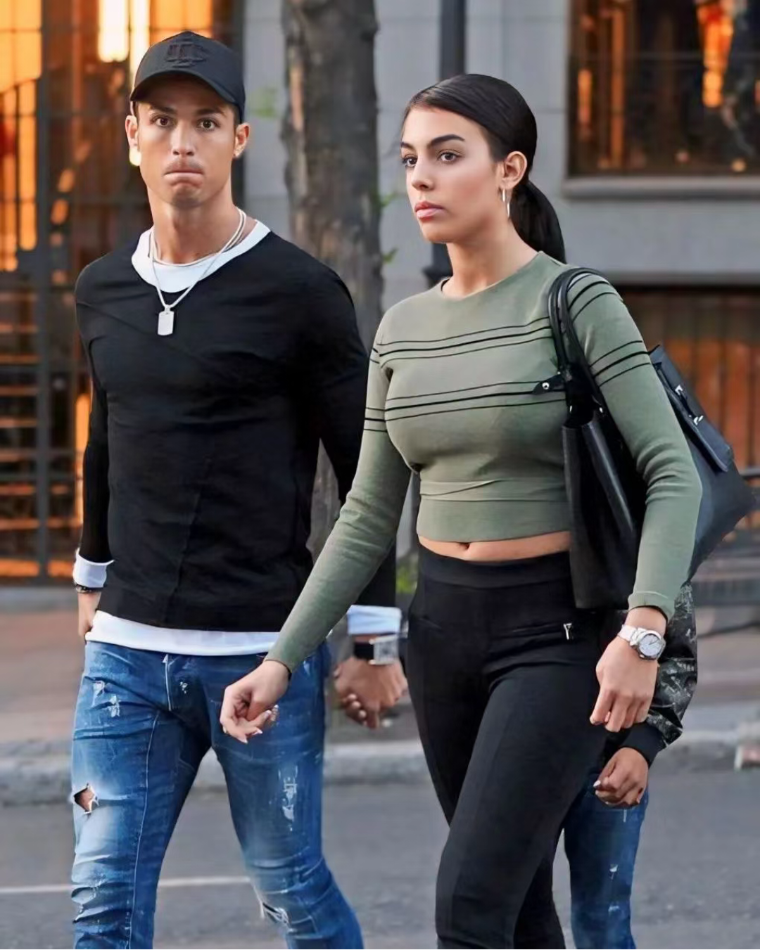 c罗和乔治娜自从在2016年相遇相识相恋后,至今已携手共度了近十年