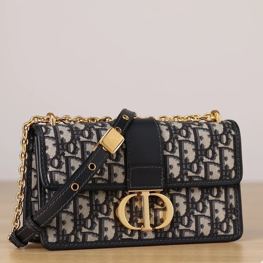 Что такое Replica швейцарских часов-dior на китайс