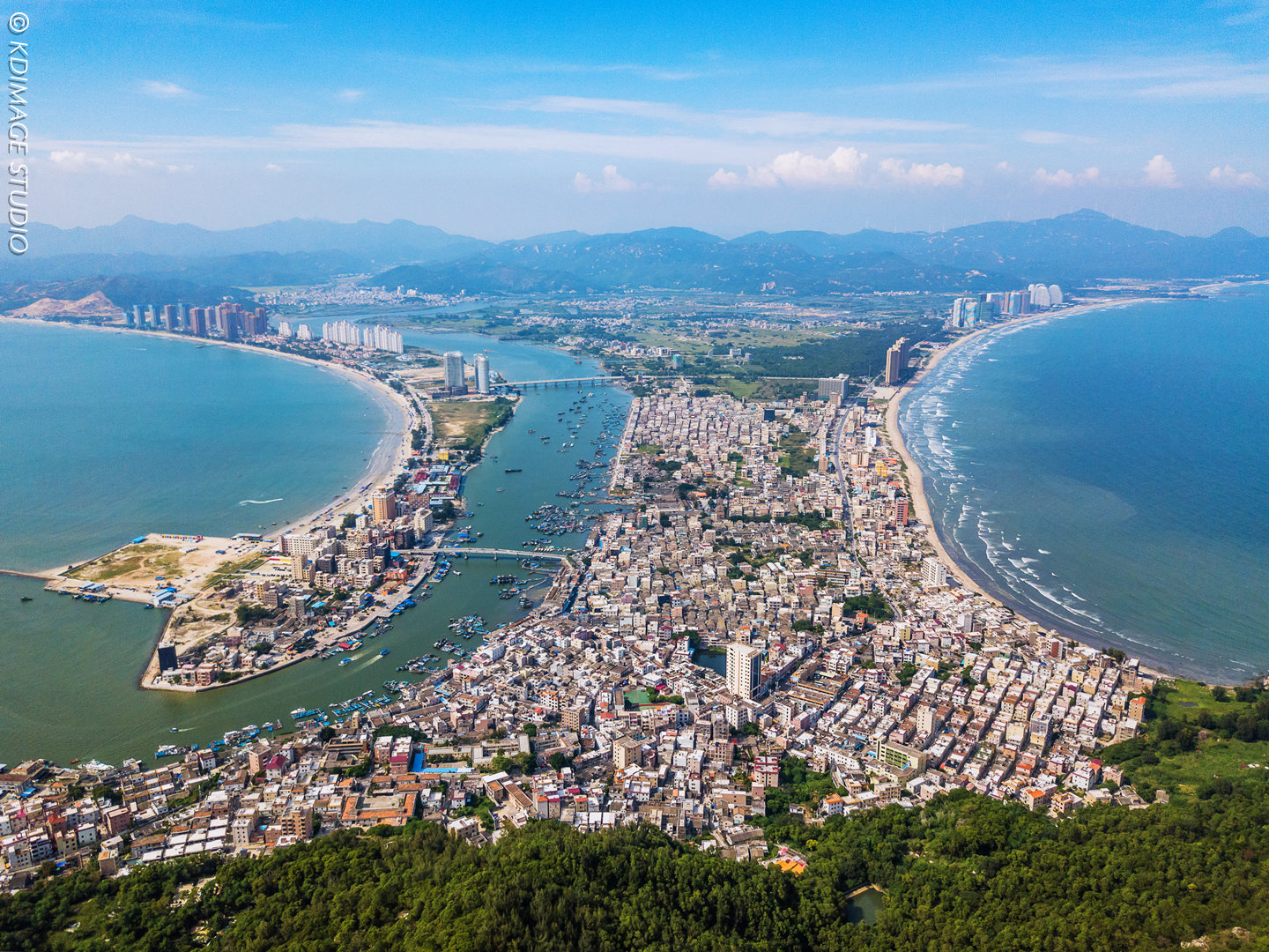 双月湾,这个名字听起来就让人心动的地方,位于广东惠州惠东县的