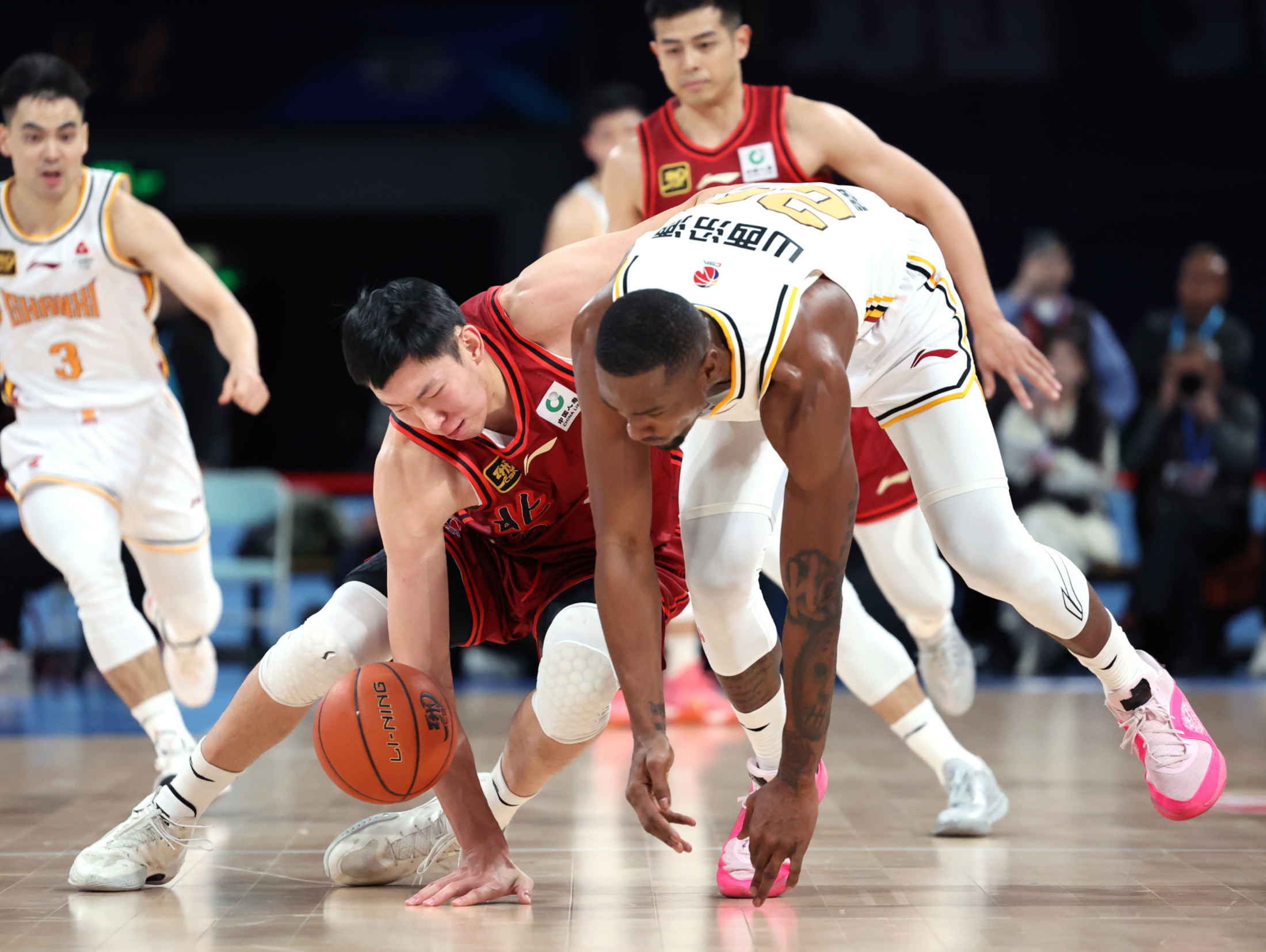 成都蓉城绝杀压哨备战法甲武汉三镇围绕CBA季后赛单刀错失，集结日休斯敦火箭强势反弹直接炸裂