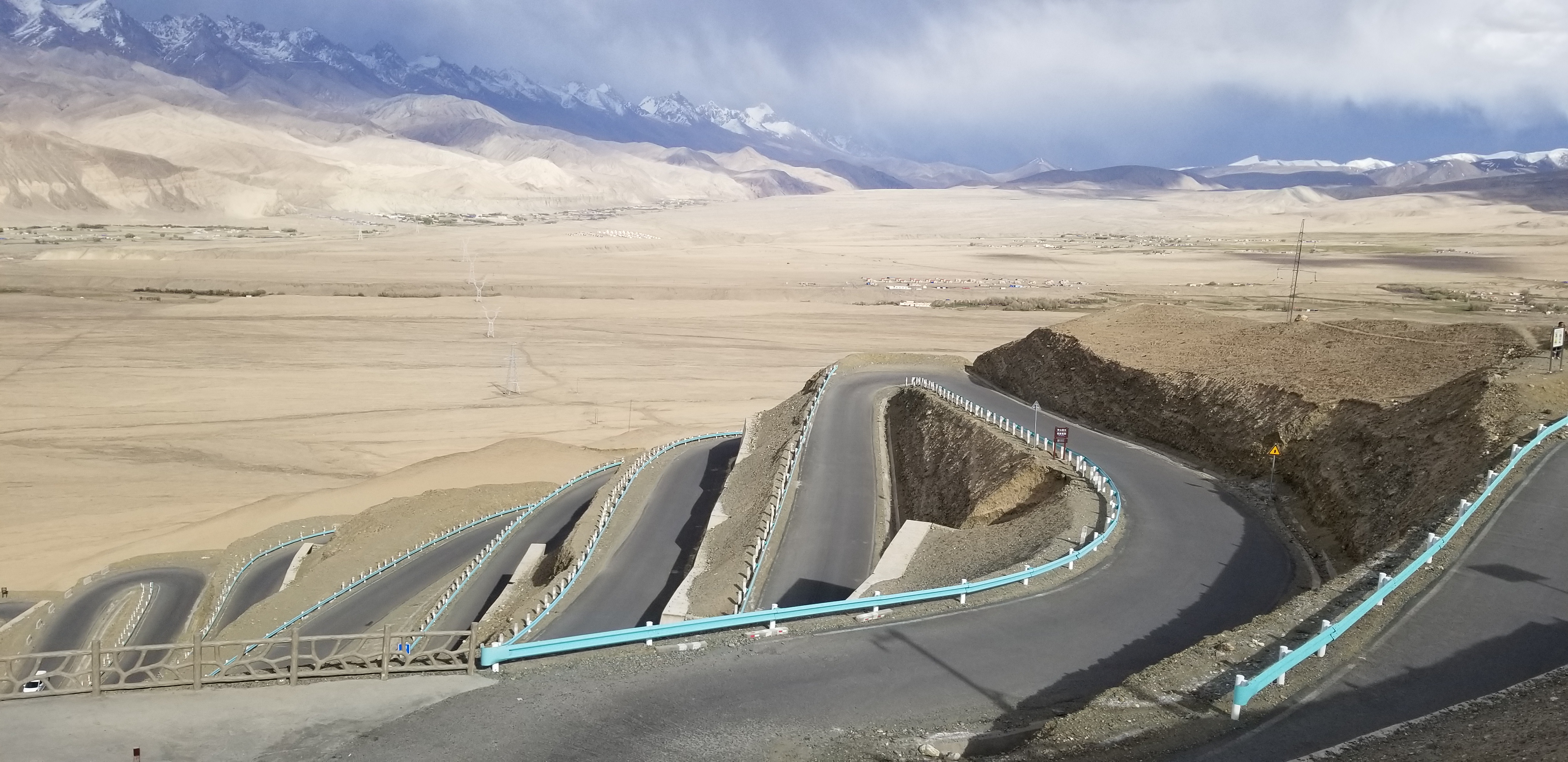 动态连更挑战#  南疆的塔什库尔干县,西望帕米尔,北观西昆仑,还有喀