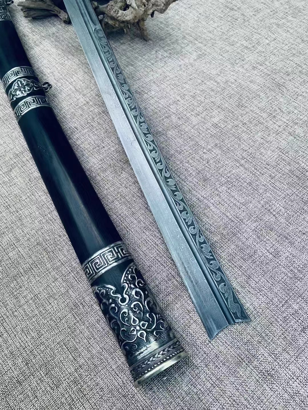 往直前,追寻那份属于自己的光辉与梦想,让心灵在刀剑的交响中得以升华