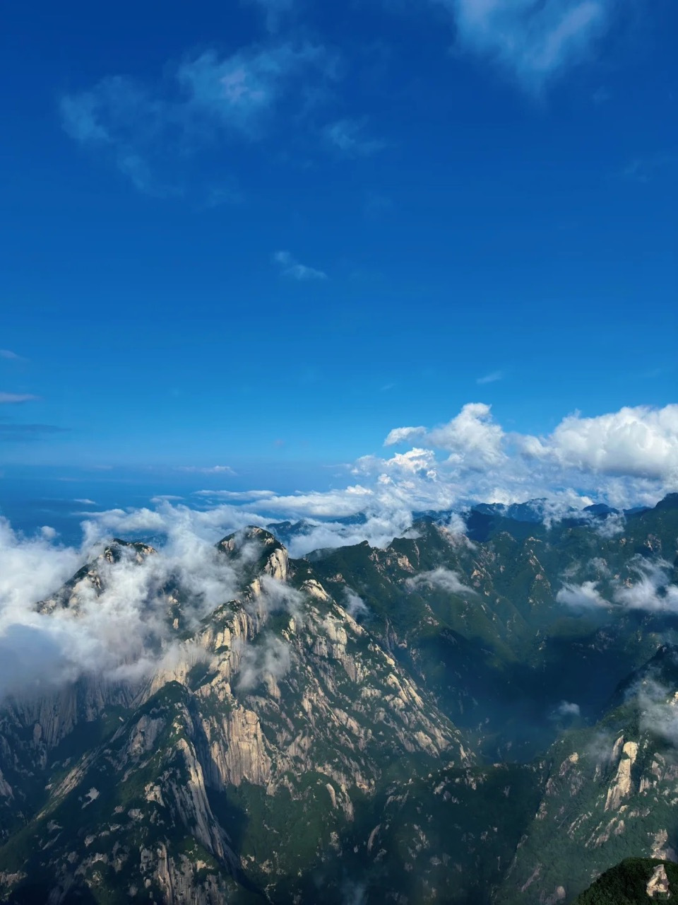 华山险黄山秀泰山图片