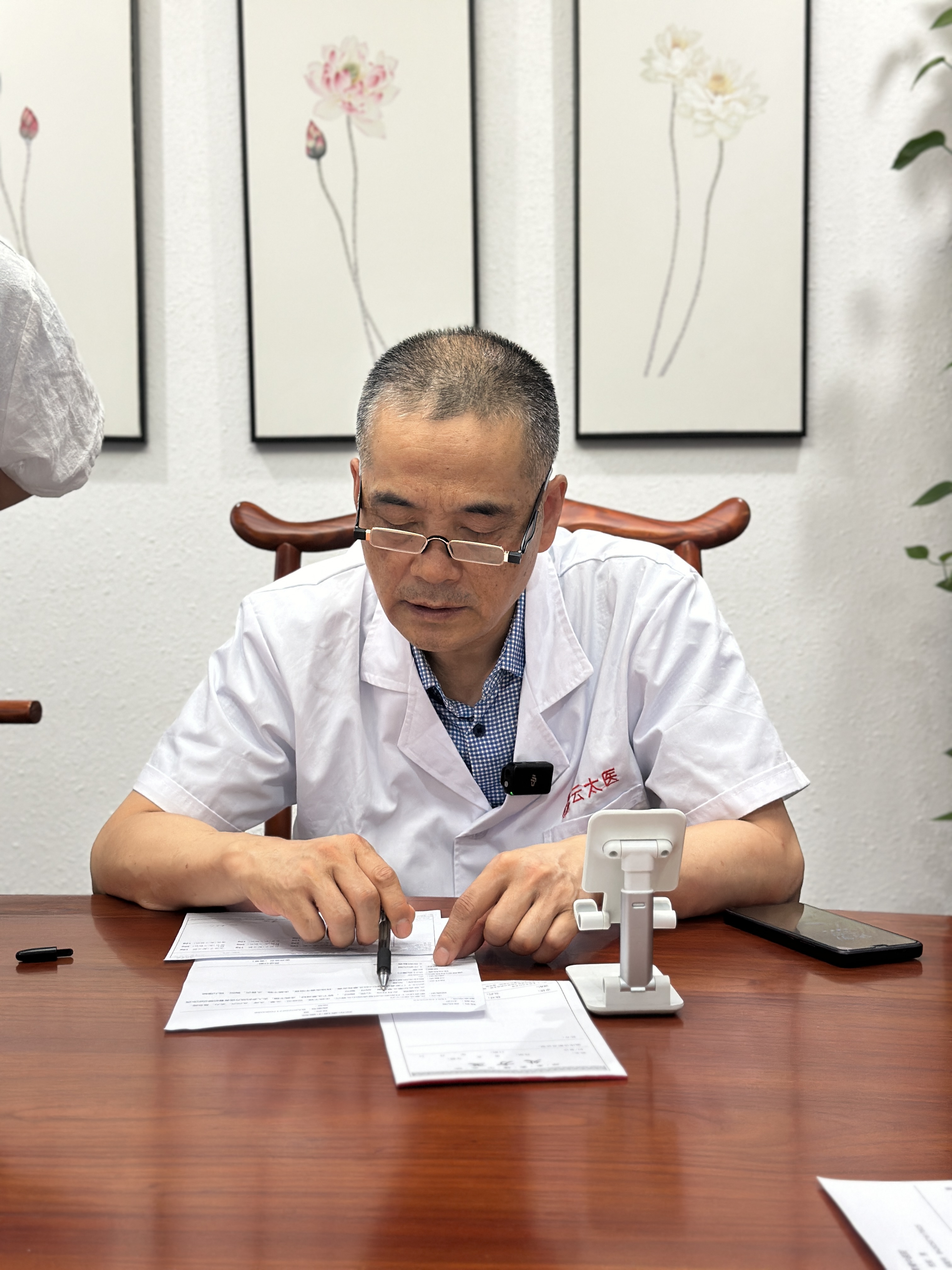 "医生,我头一晕就觉得是脑供血不足,是不是得输液