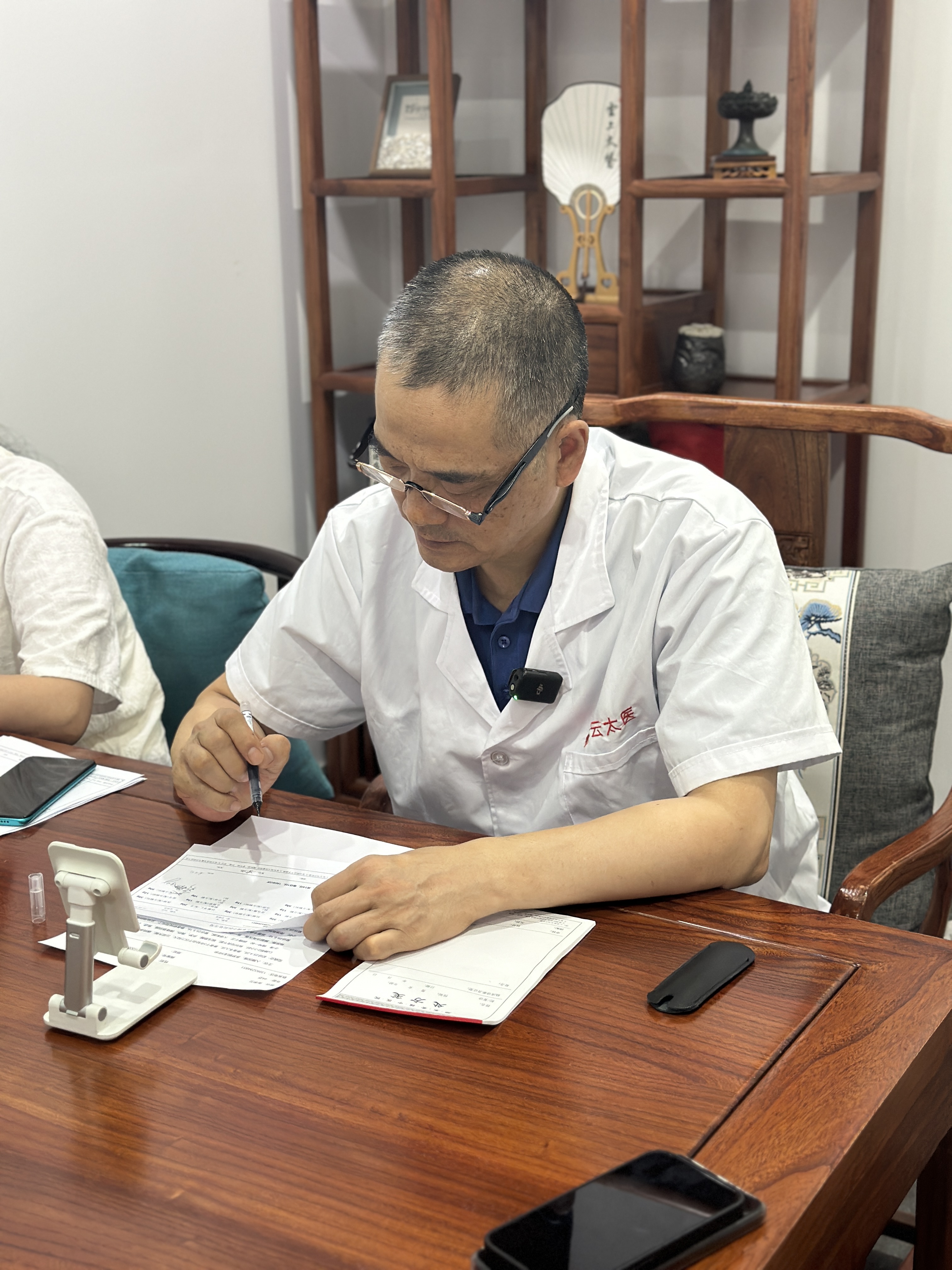 中国中医科学院眼科医院就诊支持CT加急-去中国中医科学院眼科医院看近视眼挂什么科 