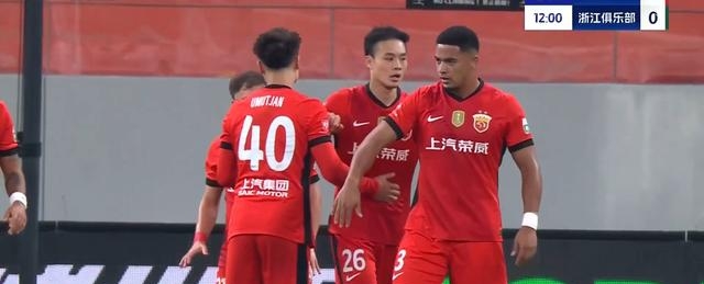 浙江队这回真是够实在的,自家后卫刘浩帆那一脚乌龙球送得叫一个干脆