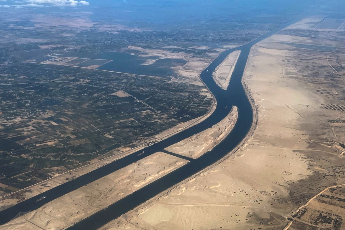 埃及完成苏伊士运河新航道测试 埃及日前表示,已在苏伊士运河南端附近