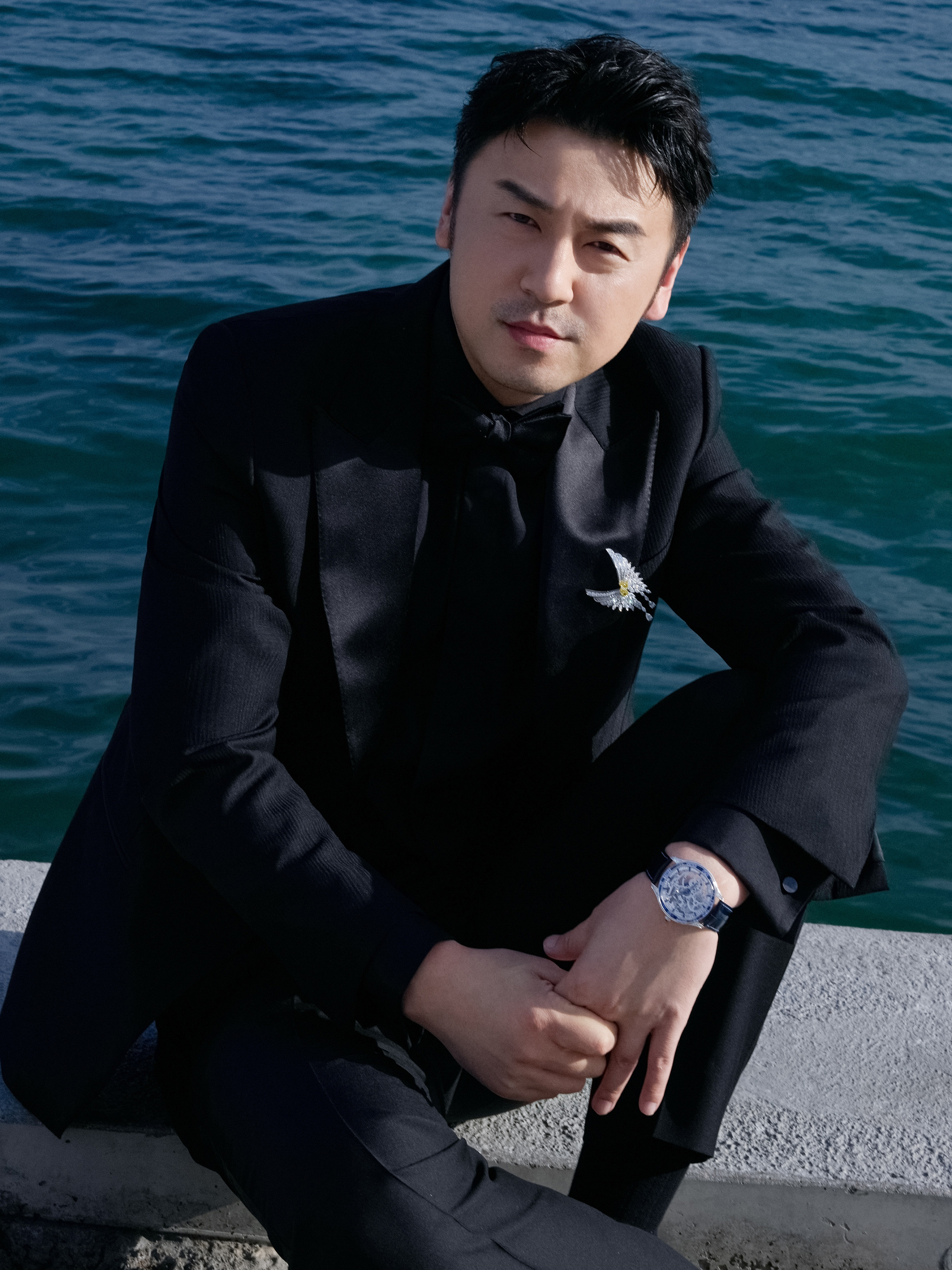 演员雷佳音佩戴piaget伯爵polo系列镂空高级珠宝腕表,亮相第77届戛纳