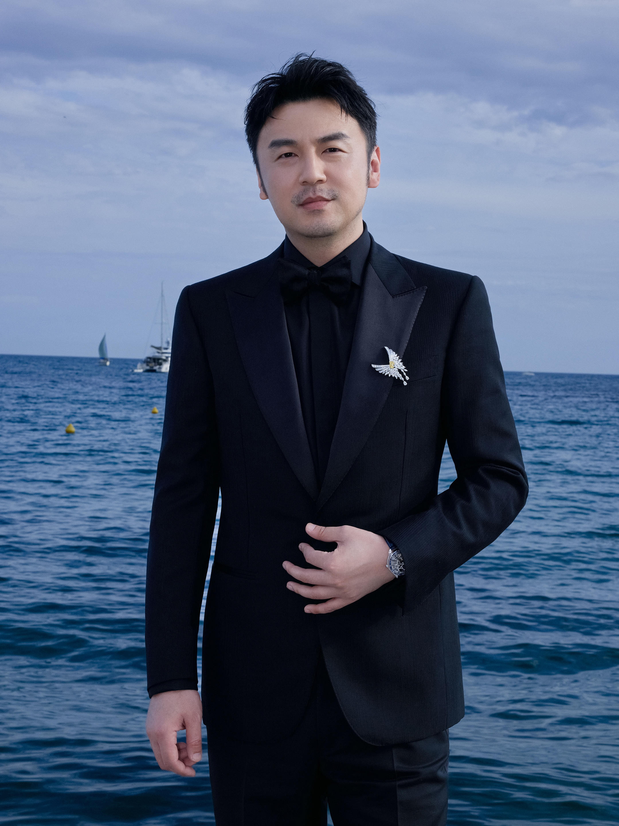 演员雷佳音佩戴piaget伯爵polo系列镂空高级珠宝腕表,亮相第77届戛纳