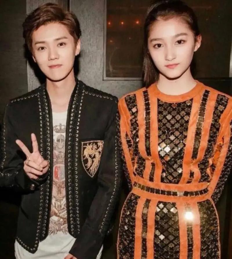 黄子韬向徐艺洋求婚了,这下该轮到鹿晗尴尬了!