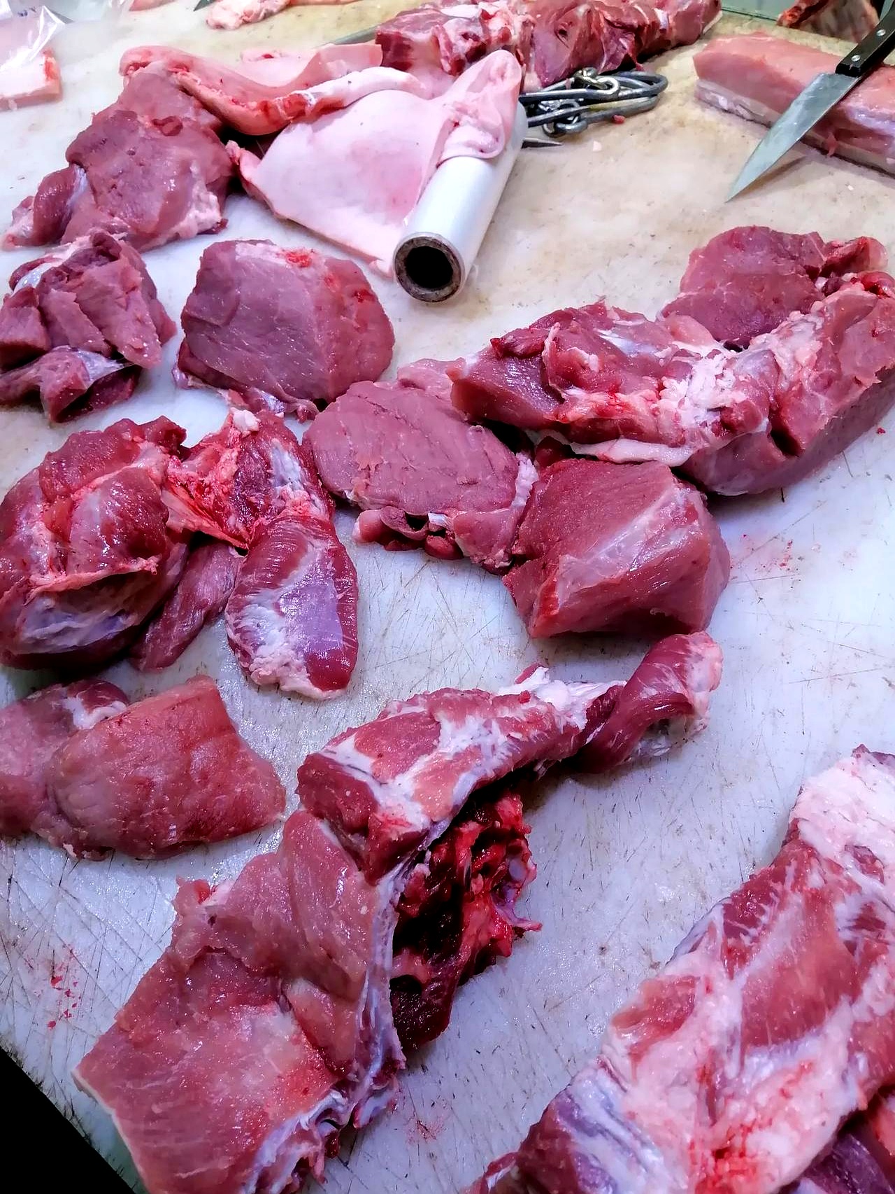 今天理了个短发,照样惊艳全场