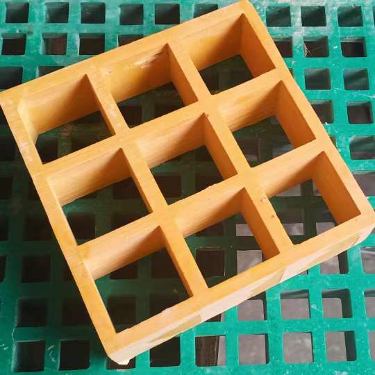 玻璃钢格栅楼梯踏步作为一种新型复合材料