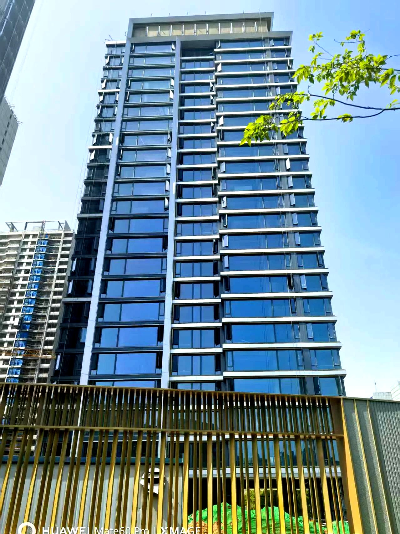 确实股市从去年九月底3200多点经过长达半年多的震荡