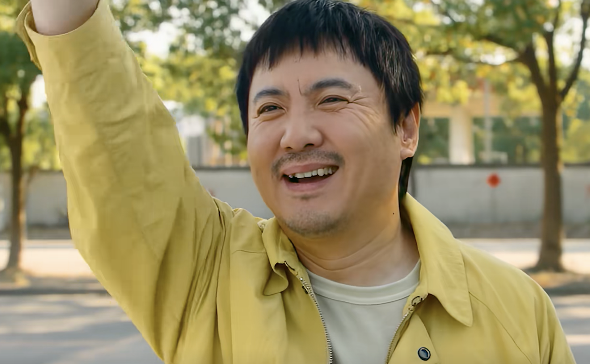 一直以为沈腾就是那个在荧幕上逗我们笑的"长在笑点上的男人",没想到