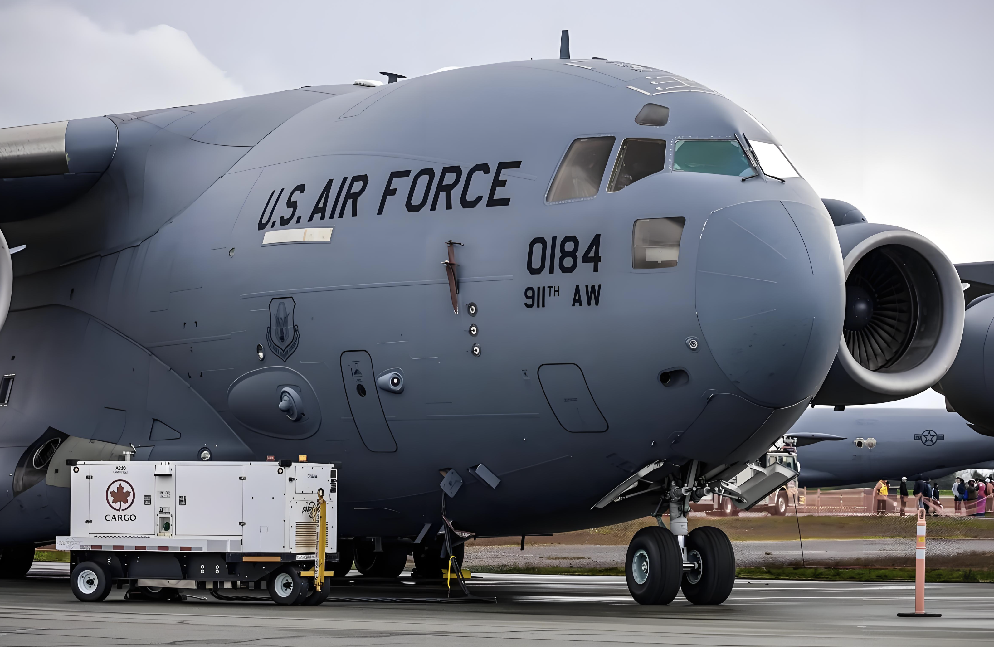 130"大力神",1954年首飞,到现在已经70年了,全世界很多国家