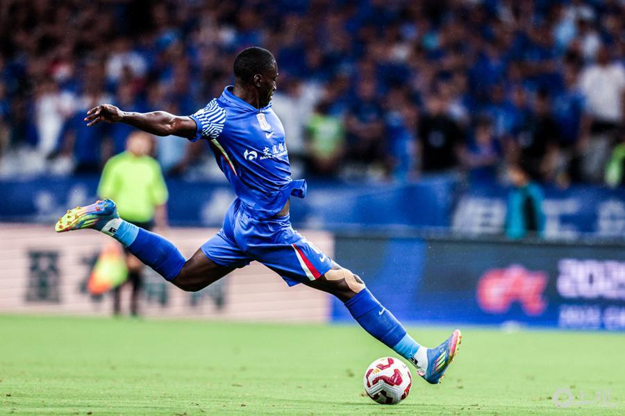 意甲科莫2-0尤文图斯尼科-帕斯传射建功肯普夫破门的简单介绍  第2张