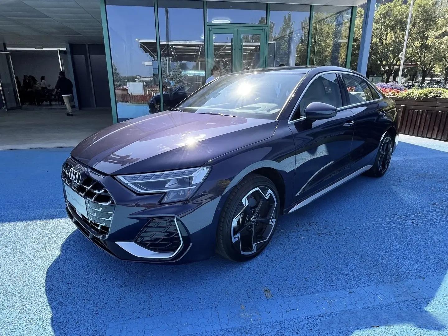 5t发动机  近日,2025款奥迪a3l在某线下正式亮相