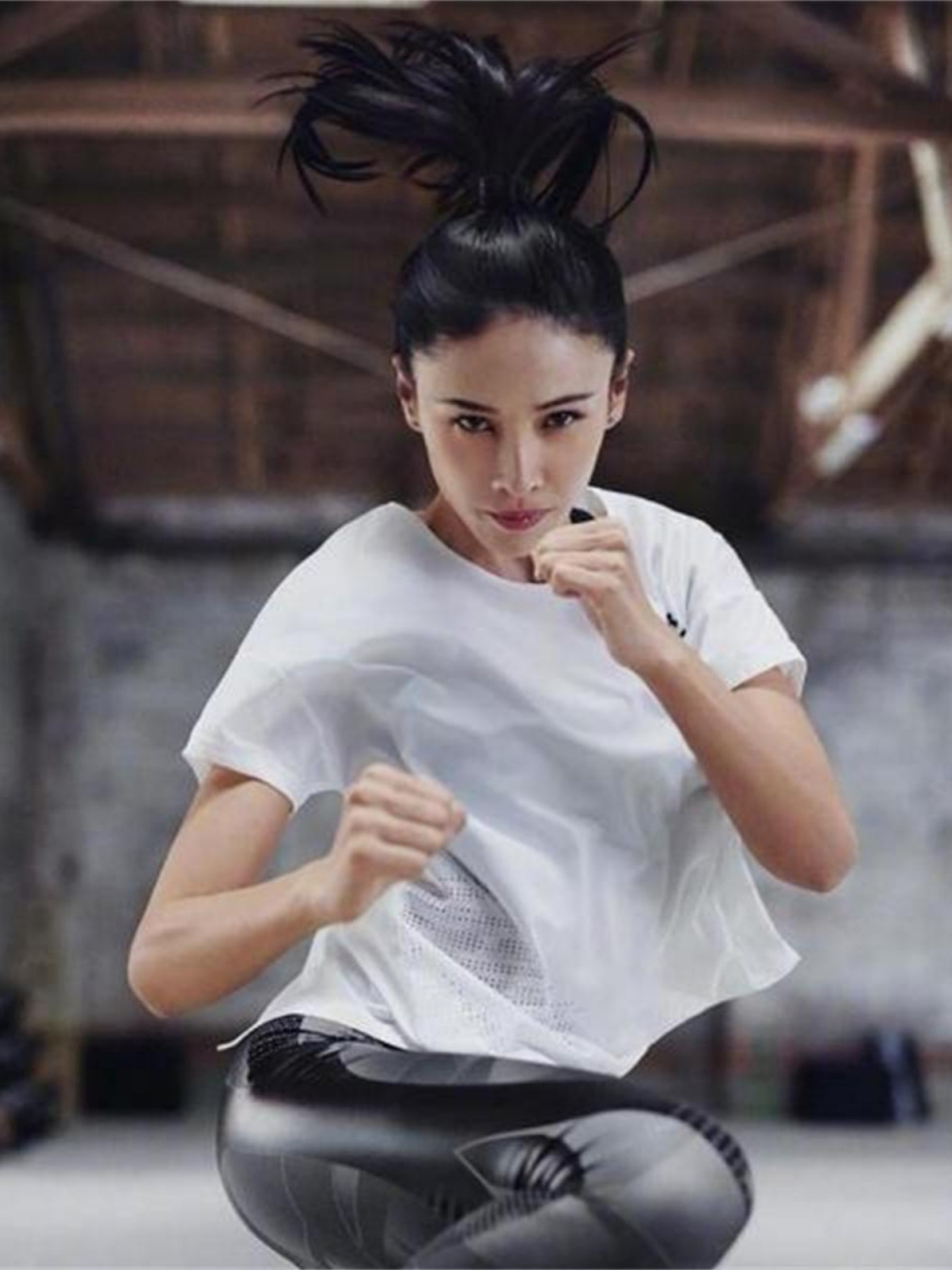 张蓝心,前跆拳道冠军,伤病退役后坚韧不拔,克服低谷.