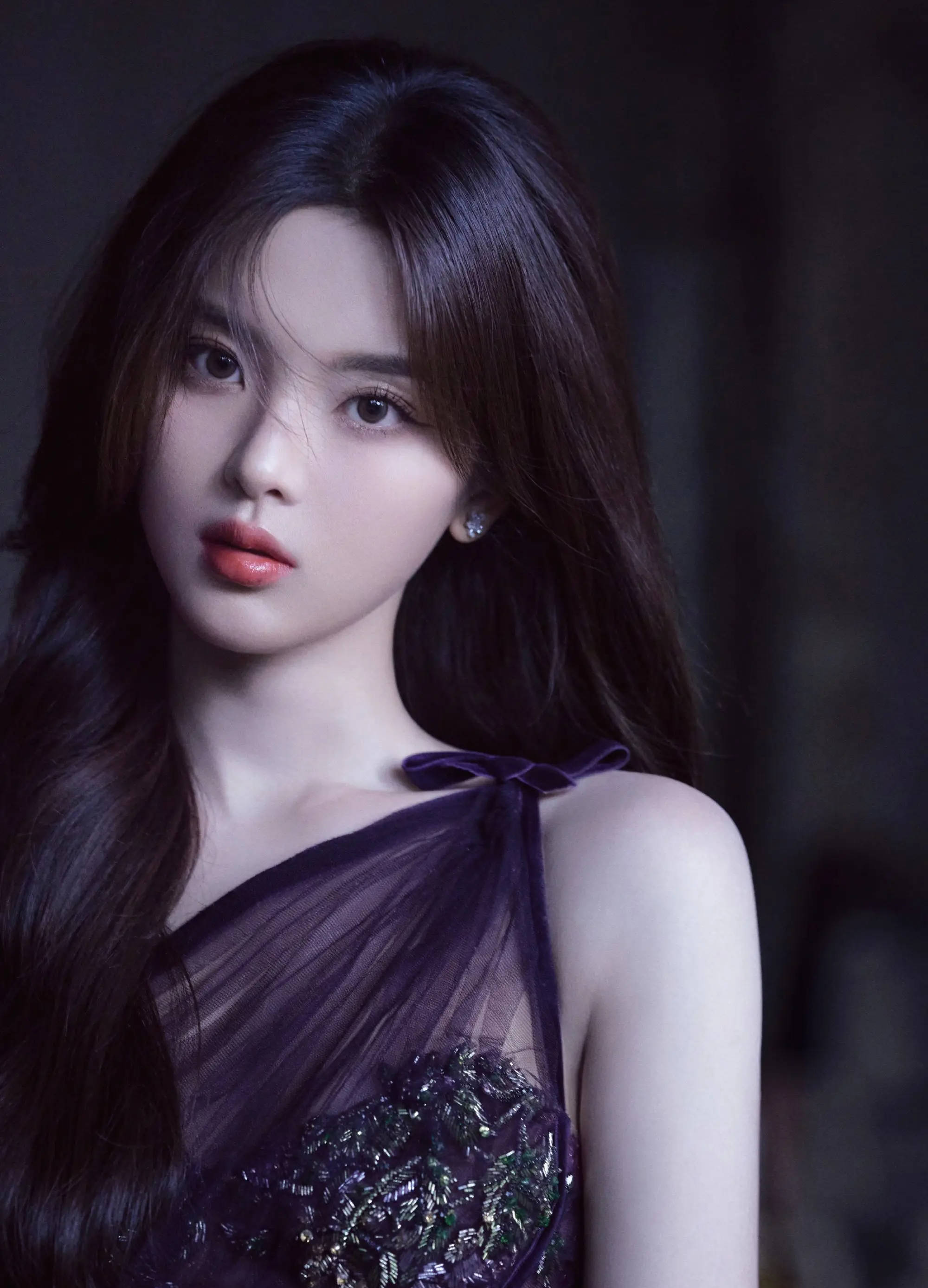 当杨超越又一次面对男人的"不怀好意",观众的感受是:当年杨超越还是