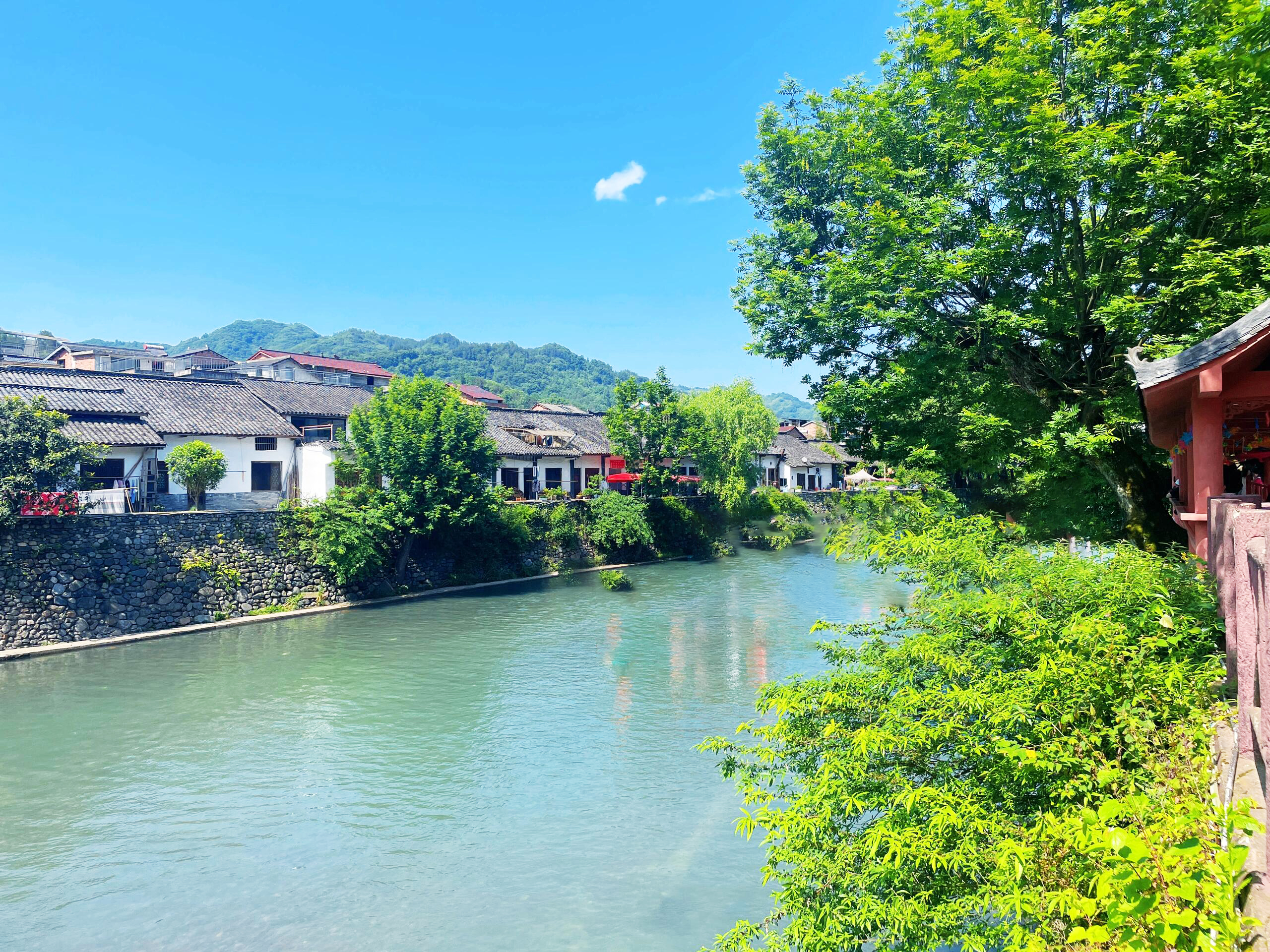 出门过个夏天#  骆家坝古镇坐落于西乡县南部,是一座保存完好的古老