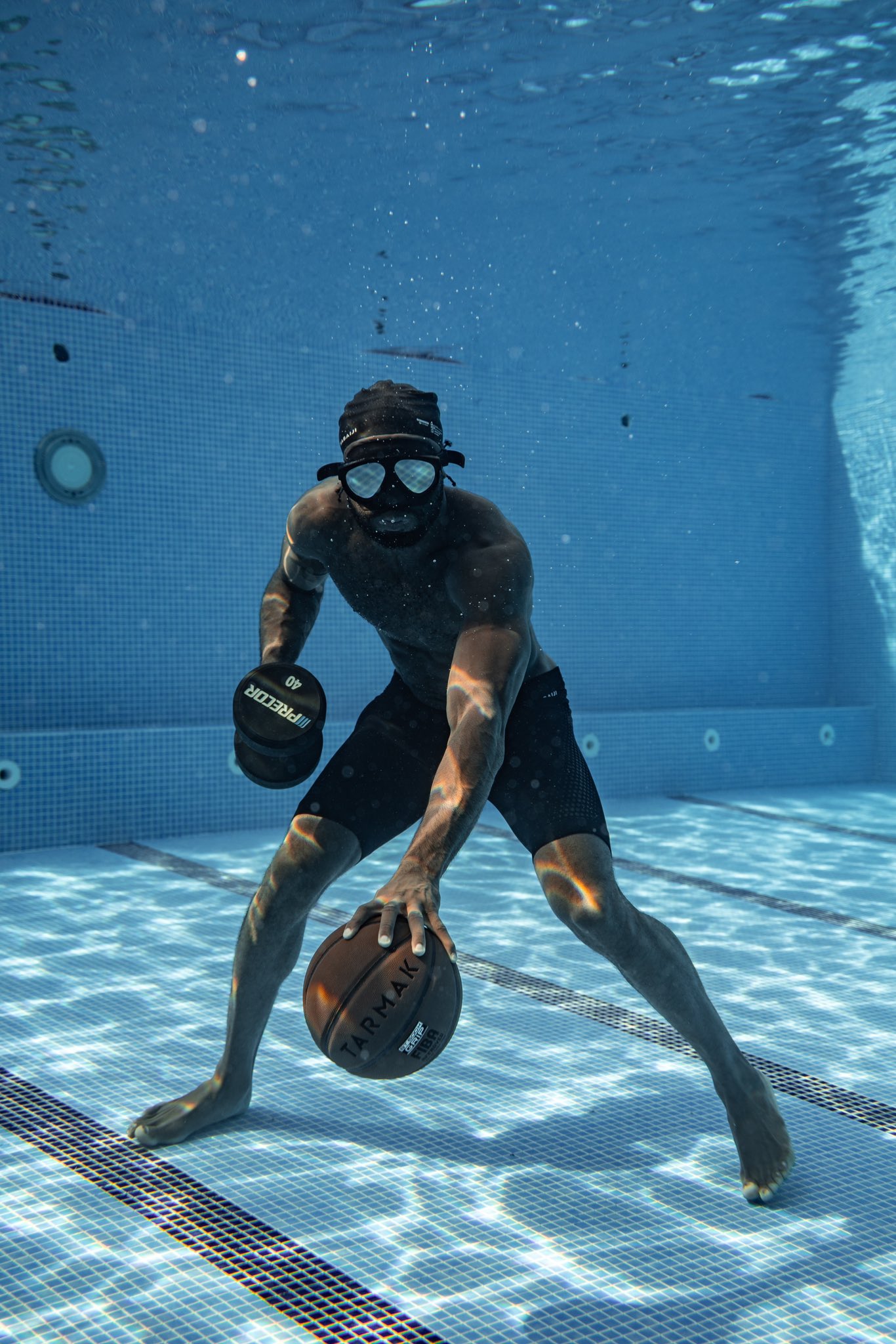 布朗又开始了每年夏天的水下特训,自从2022年总决赛