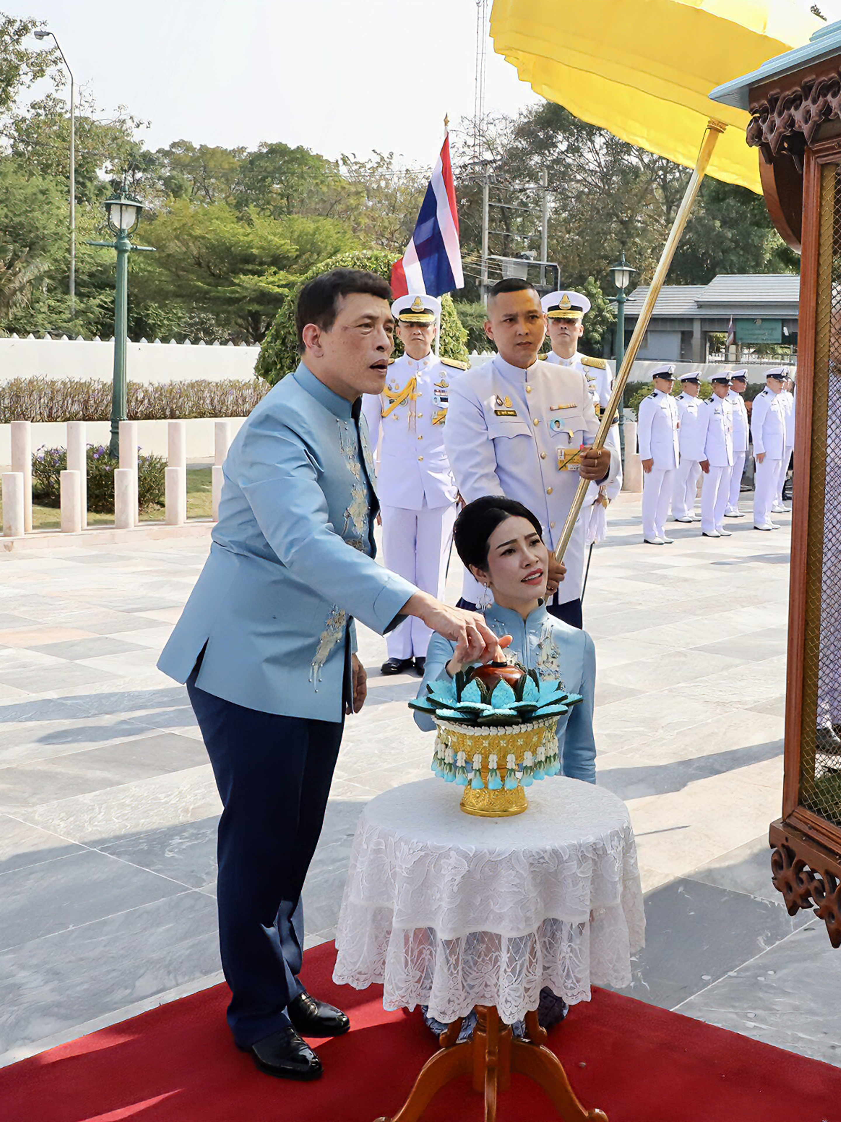 4年前泰王独宠诗妮娜,动了封双王后的心思 诗妮娜三十六岁生日时,泰王