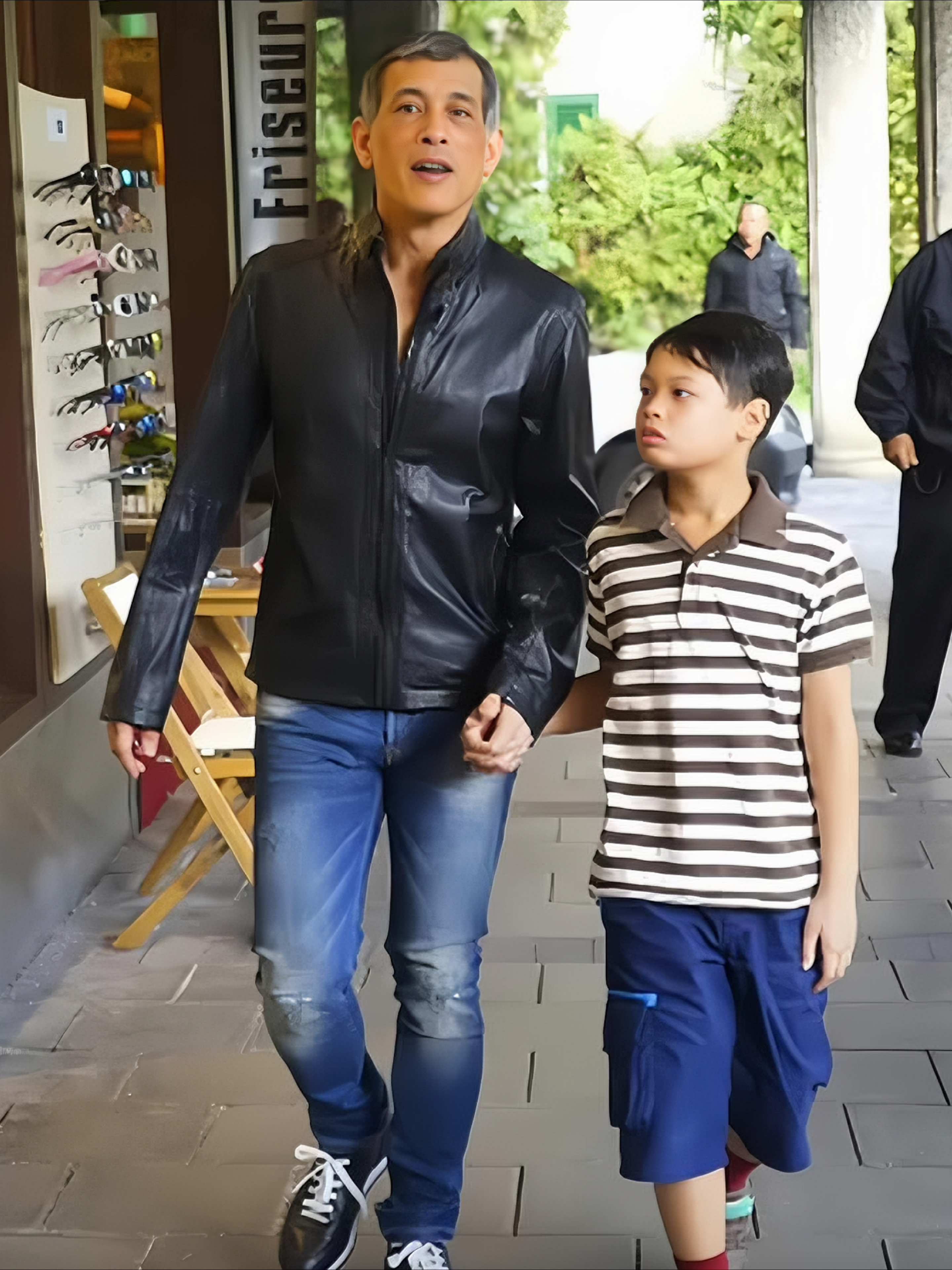 他虽未遗传西拉米的绝美容颜,却意外保住继承权